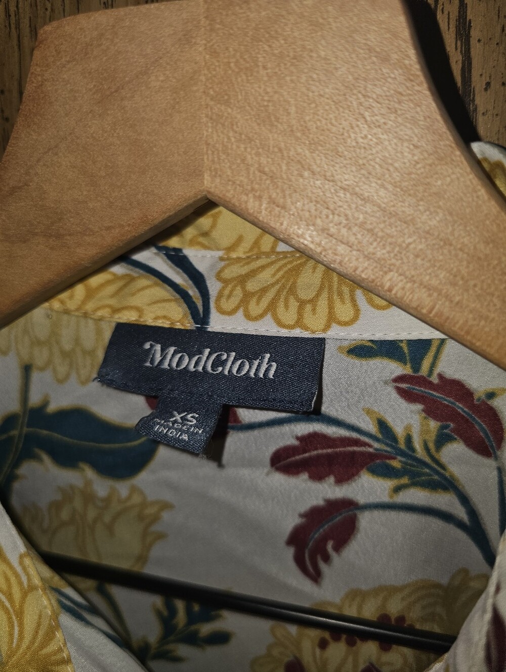 MODCLOTH Floral Ruffle Hem Cap Sleeve Collared Button Down - XS - Picture 7 of 7